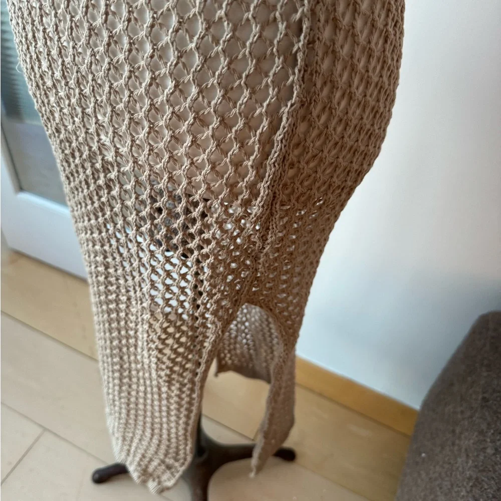 Beach Riot - Picture 2 of 6